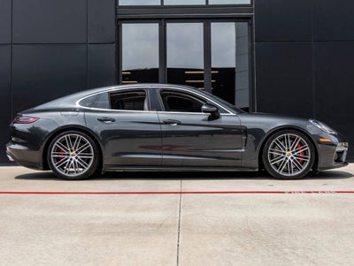 2017 Porsche Panamera Turbo