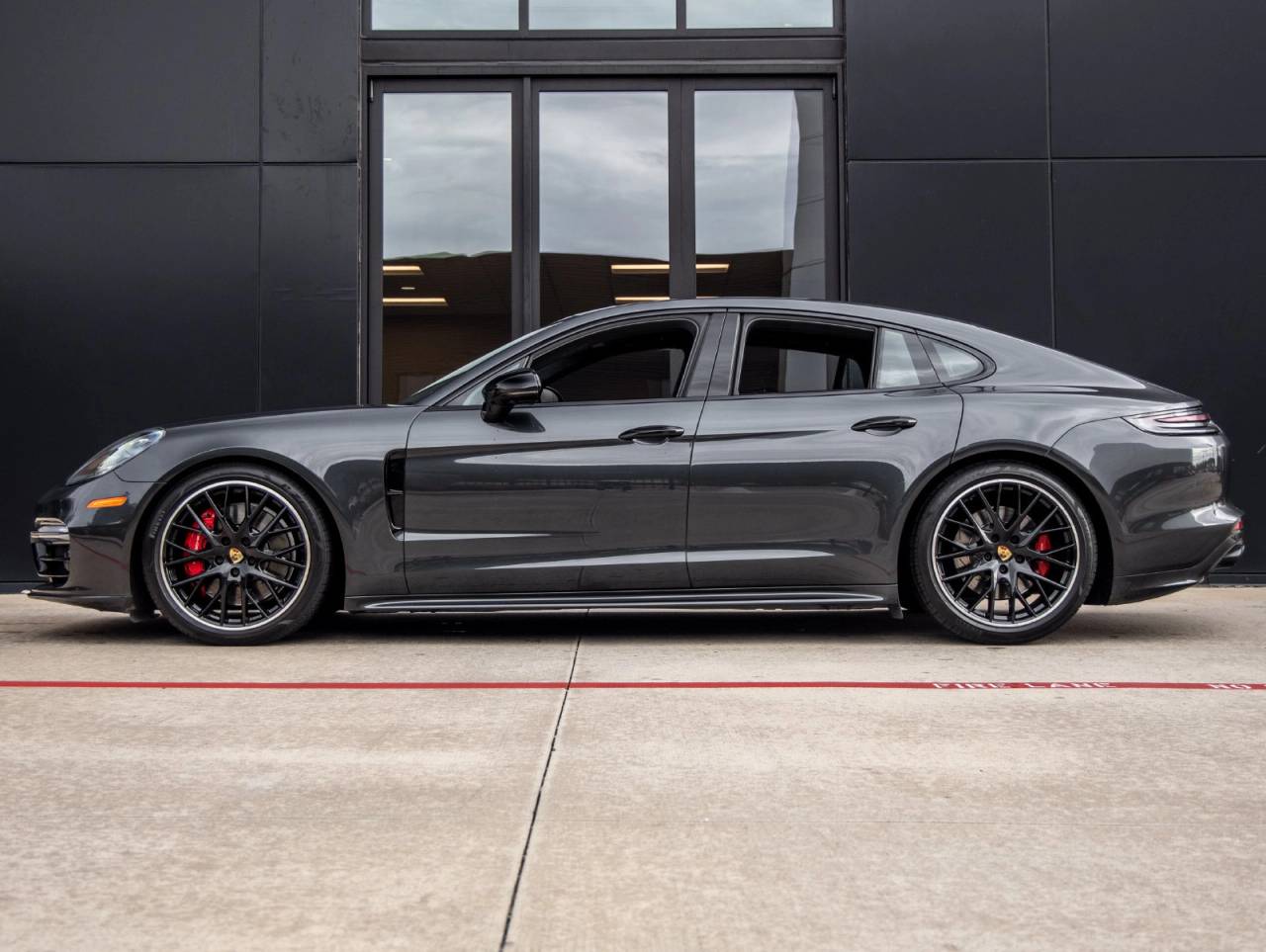 2020 Porsche Panamera Panamera GTS