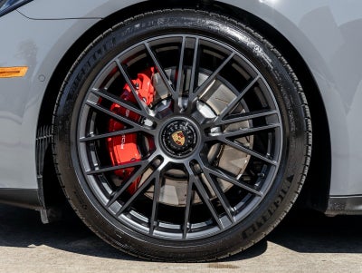 2026 Porsche Panamera GTS