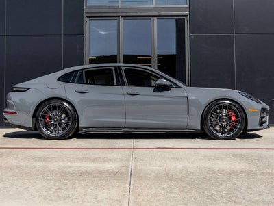 2026 Porsche Panamera GTS