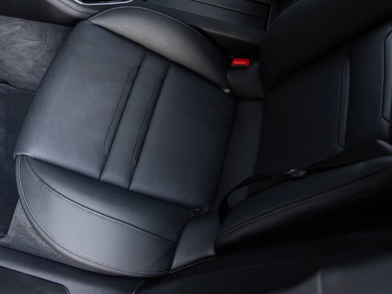 2023 Porsche Panamera Panamera 4 Platinum Edition