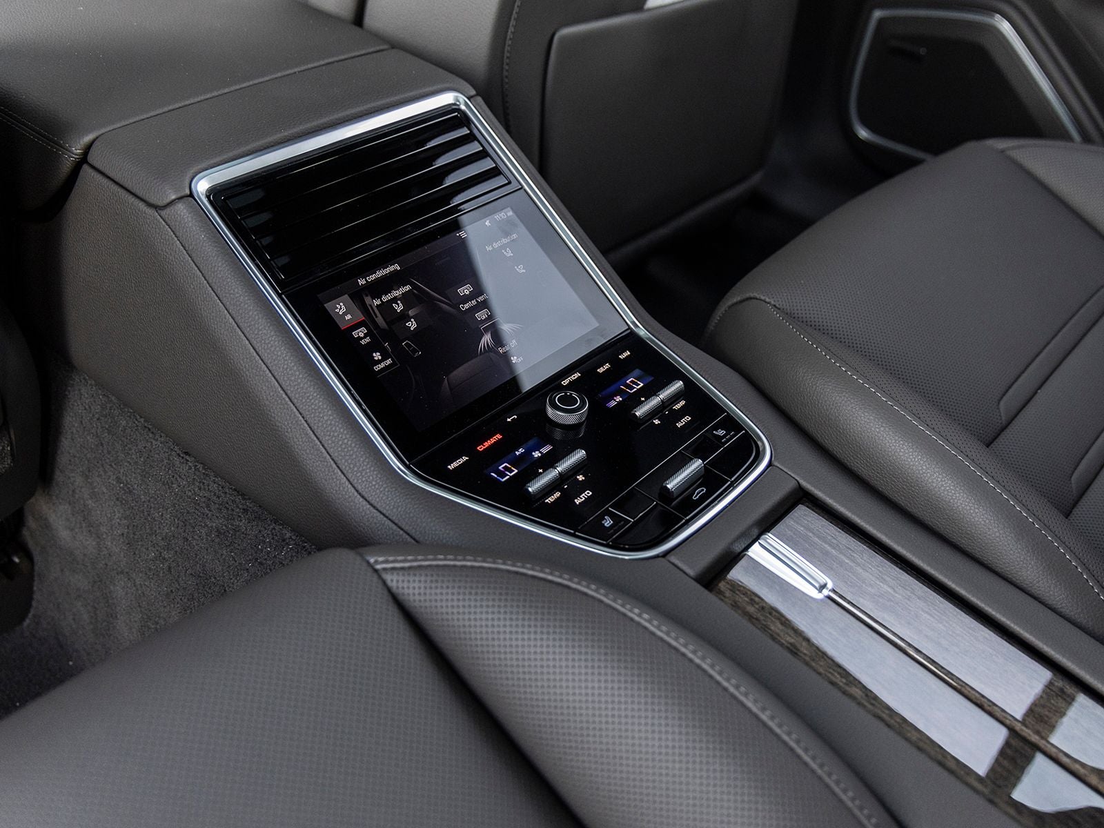 2023 Porsche Panamera Platinum Edition