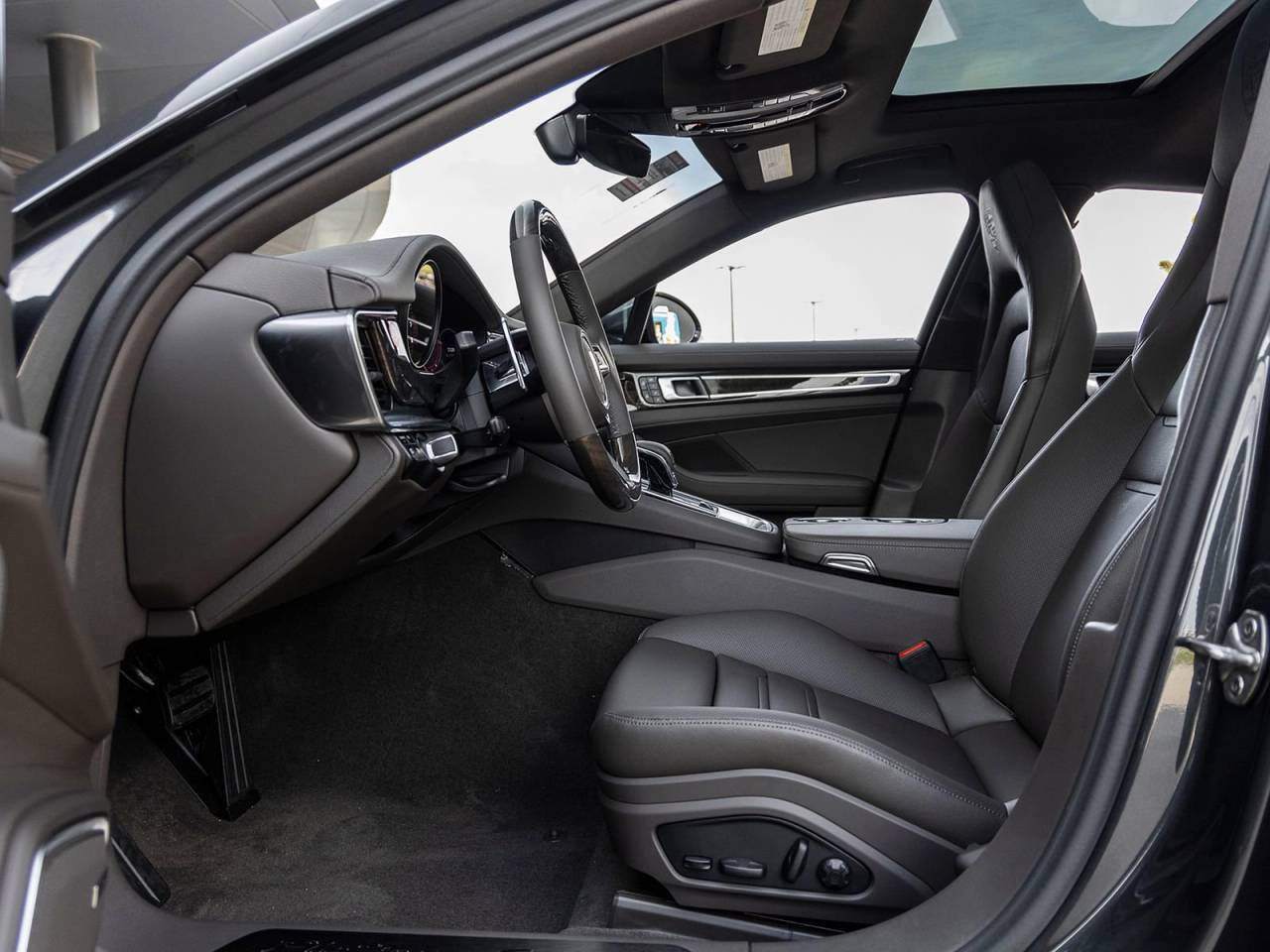2023 Porsche Panamera Platinum Edition