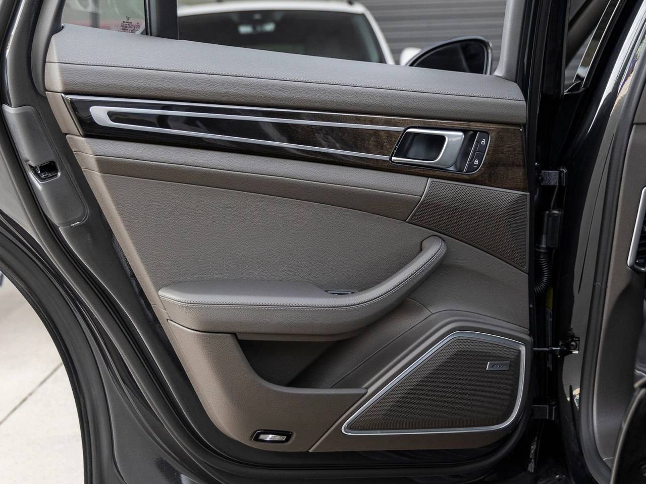 2023 Porsche Panamera Platinum Edition
