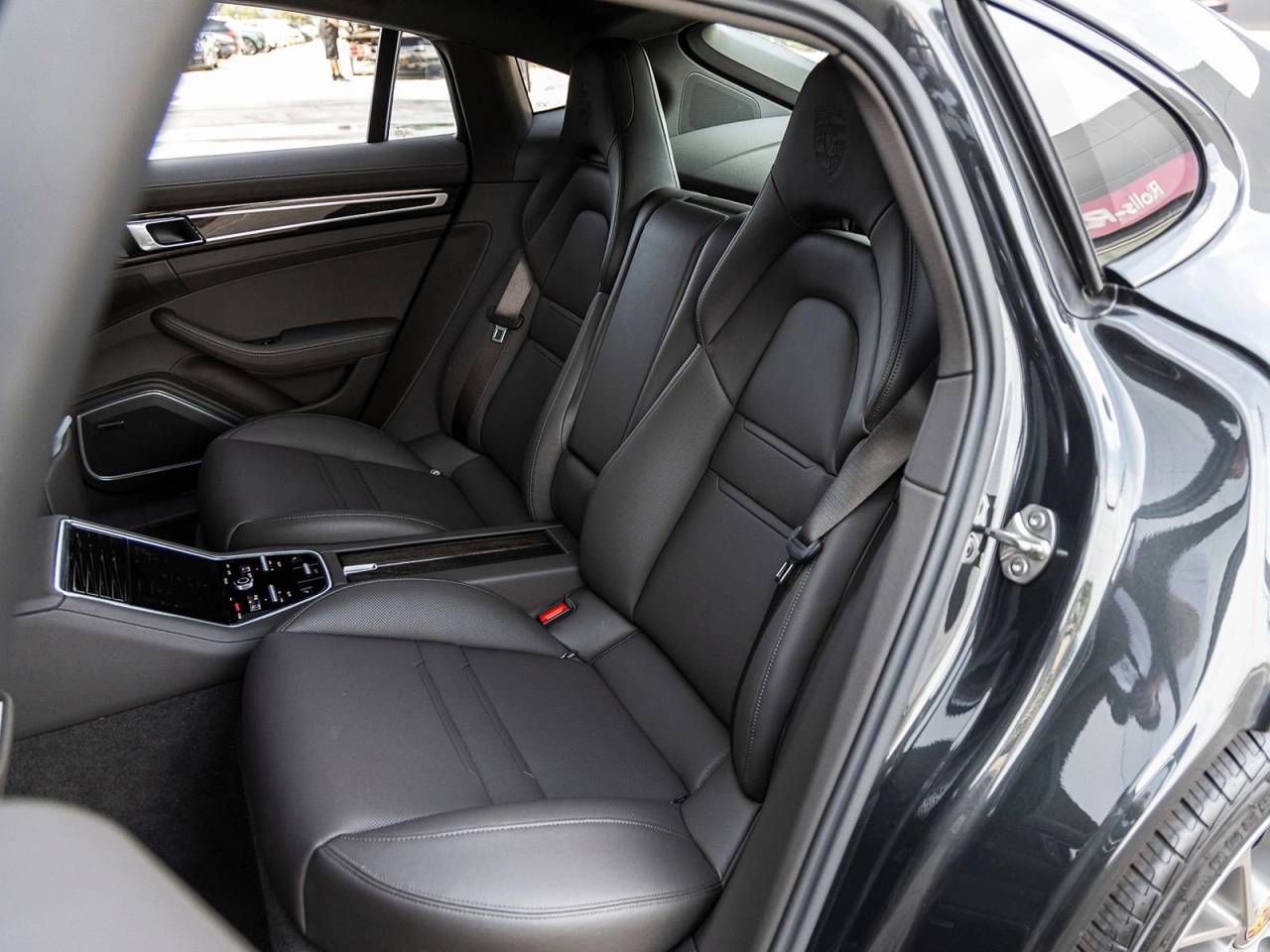 2023 Porsche Panamera Platinum Edition