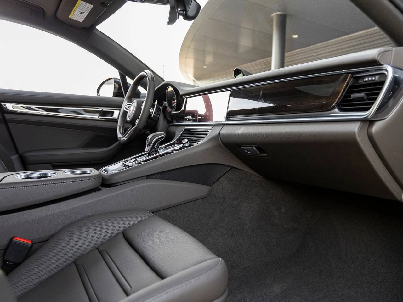 2023 Porsche Panamera Platinum Edition