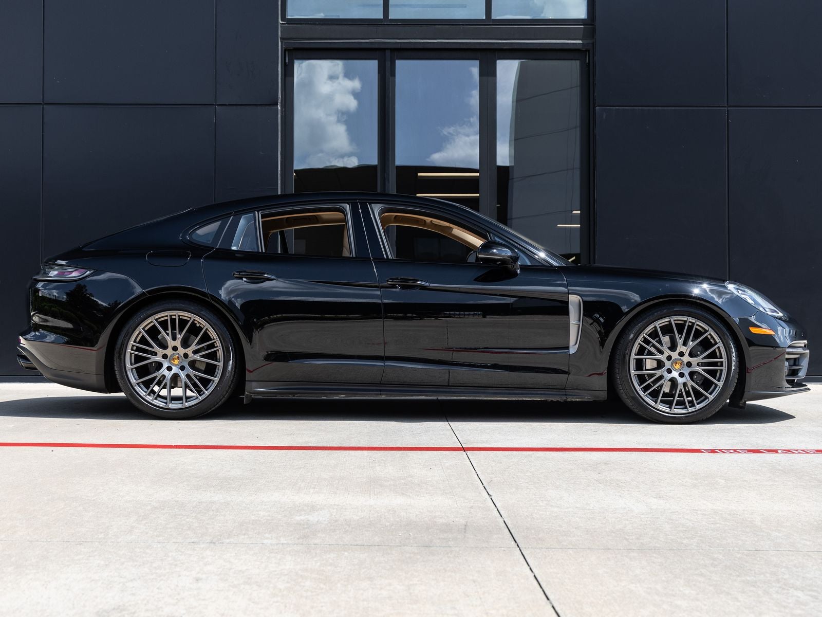 2023 Porsche Panamera Panamera 4 Platinum Edition