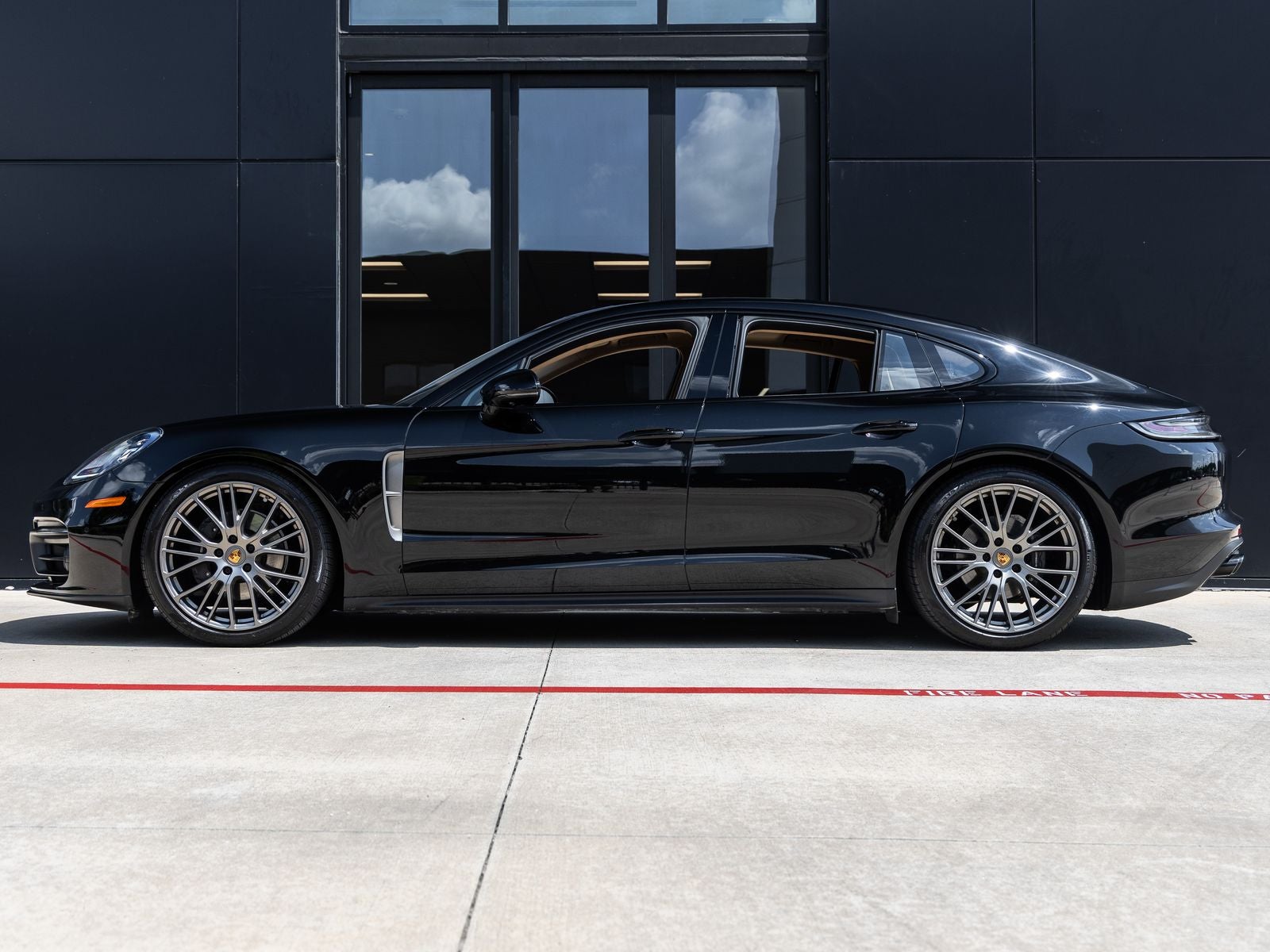 2023 Porsche Panamera Panamera 4 Platinum Edition