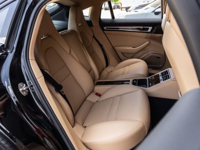 2023 Porsche Panamera Panamera 4 Platinum Edition