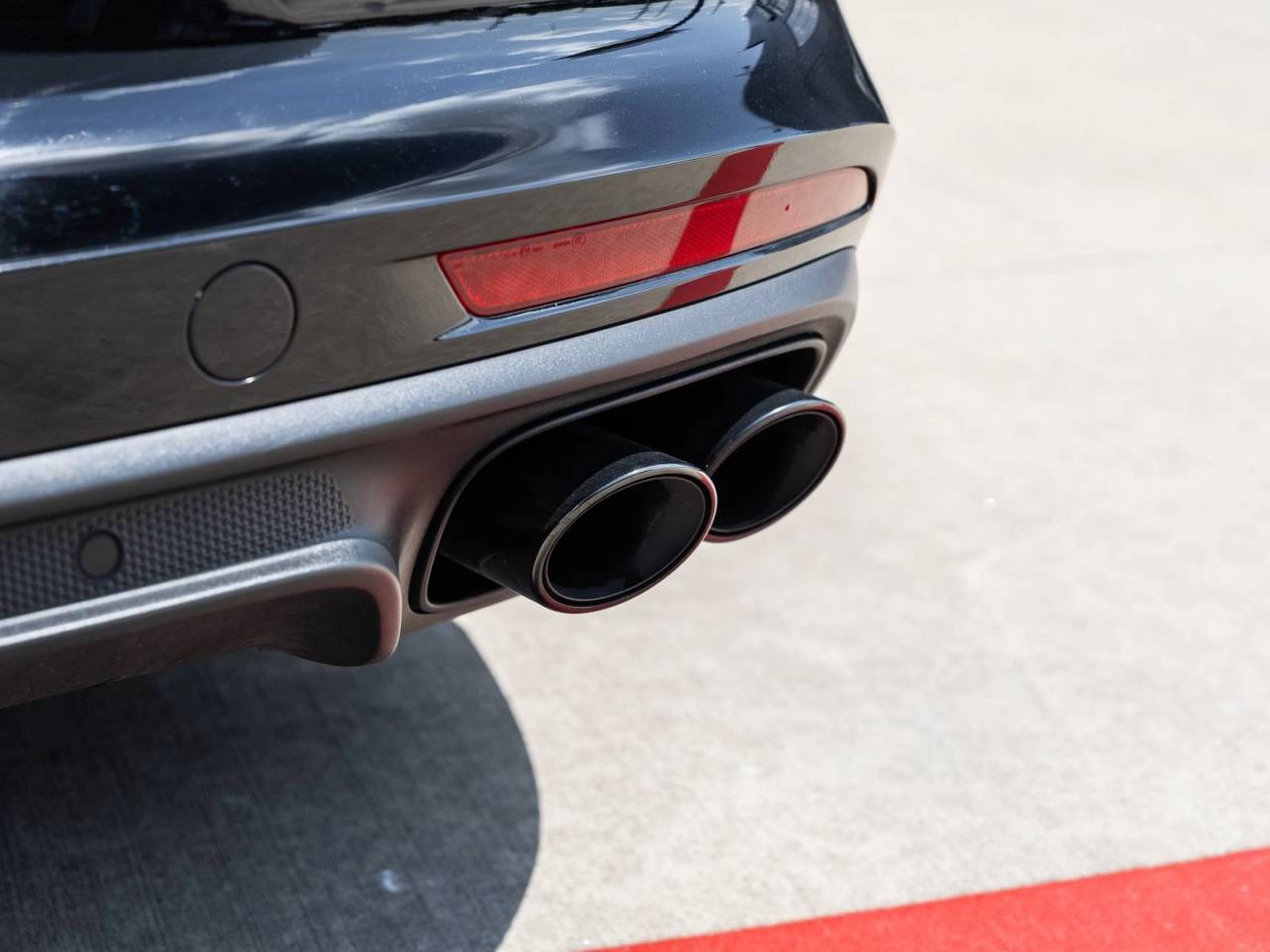 2023 Porsche Panamera Panamera 4 Platinum Edition