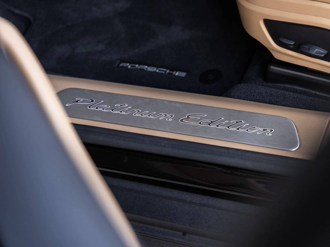 2023 Porsche Panamera Panamera 4 Platinum Edition