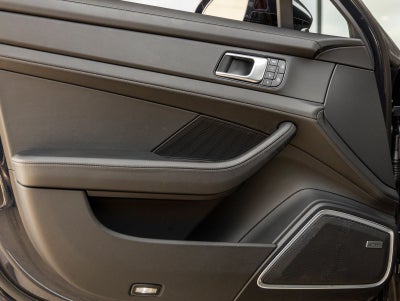 2023 Porsche Panamera Panamera 4 Platinum Edition (MY23)