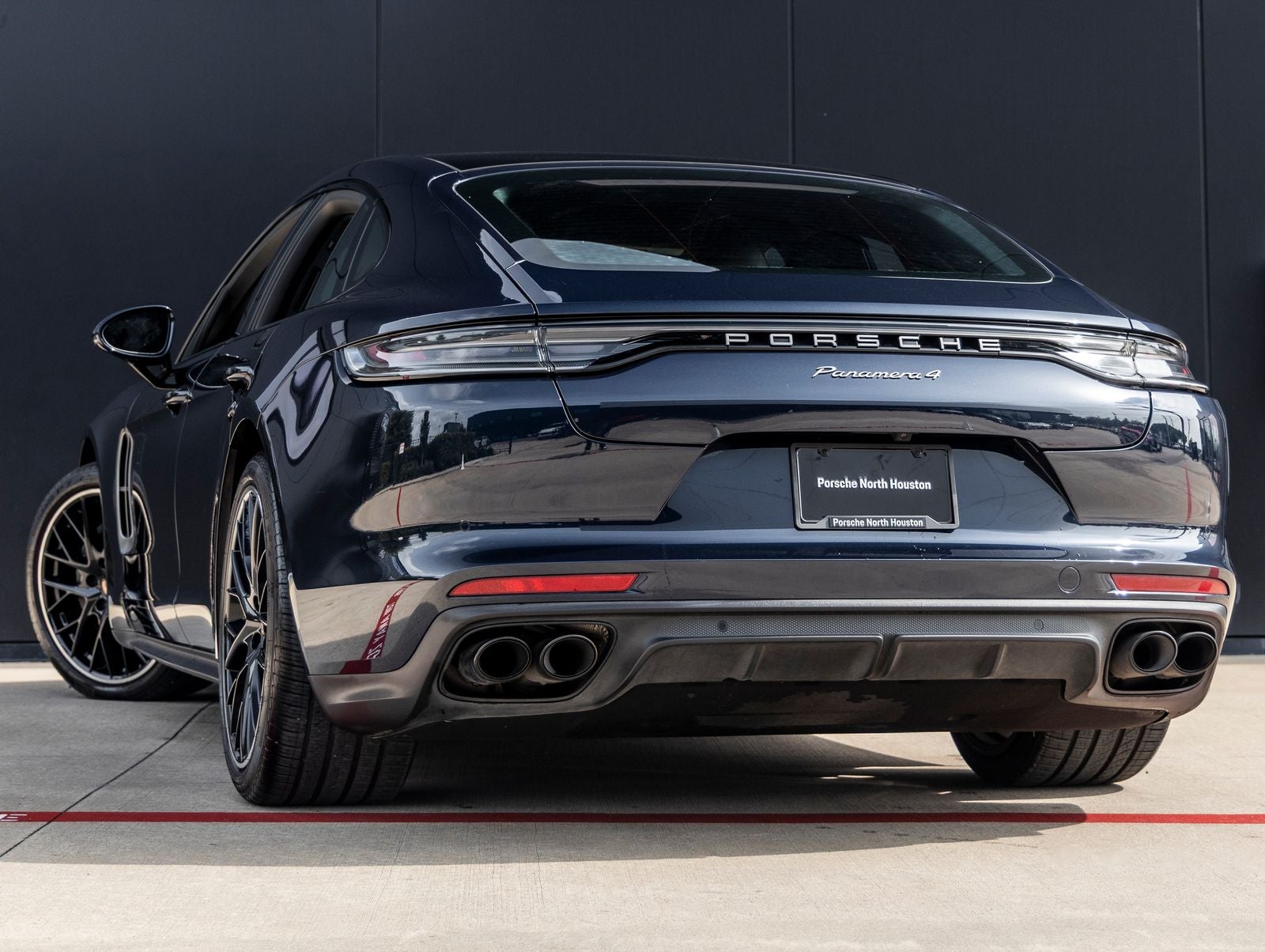 2023 Porsche Panamera Panamera 4 Platinum Edition (MY23)
