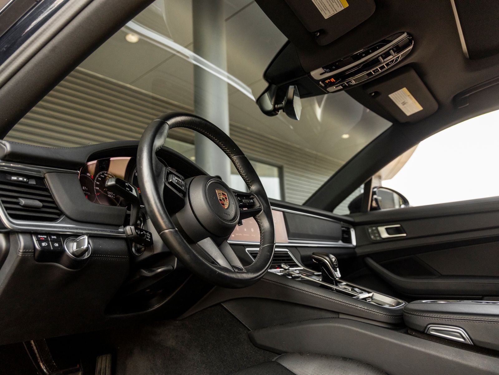 2023 Porsche Panamera Panamera 4 Platinum Edition (MY23)