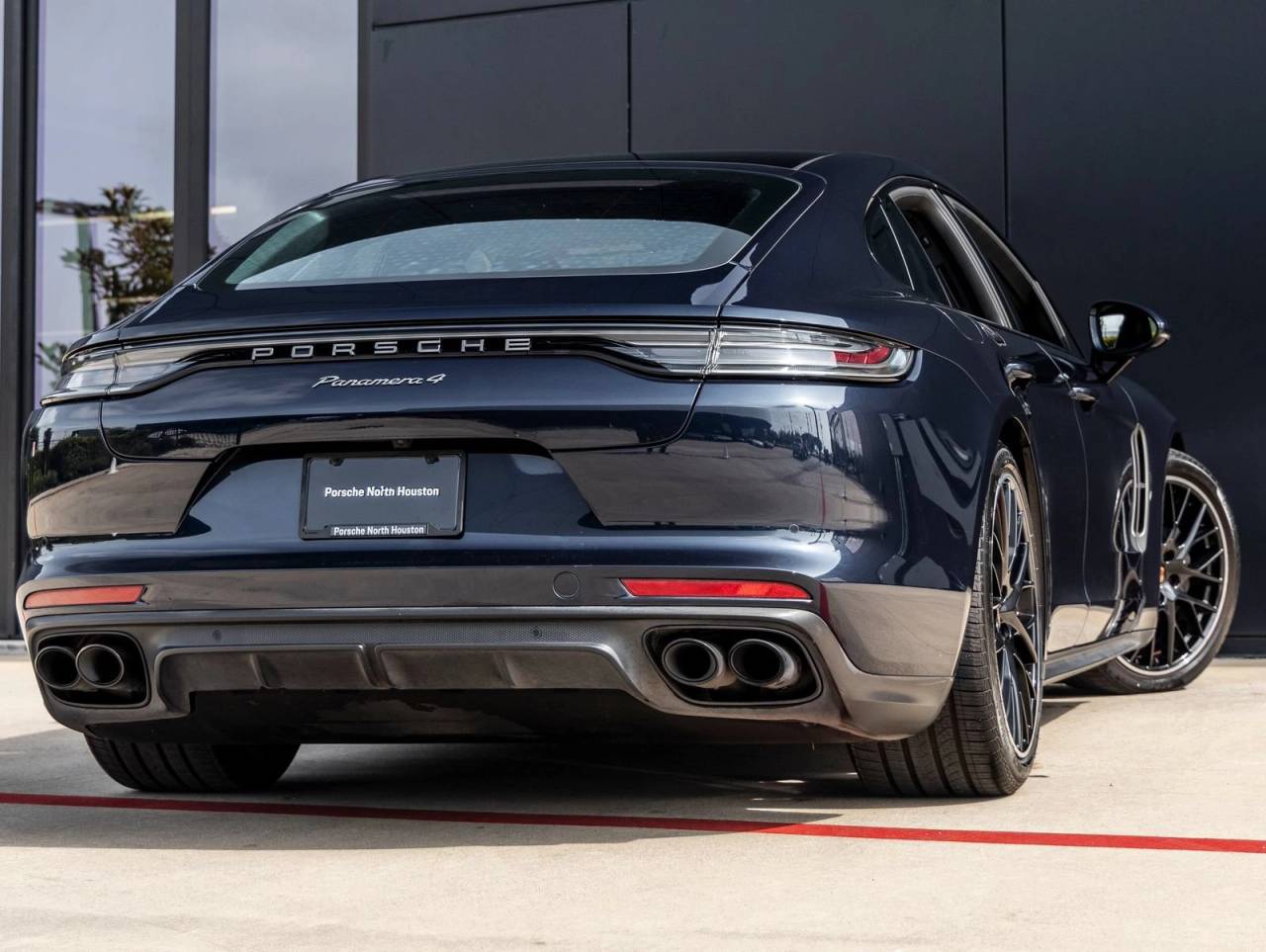 2023 Porsche Panamera Panamera 4 Platinum Edition (MY23)