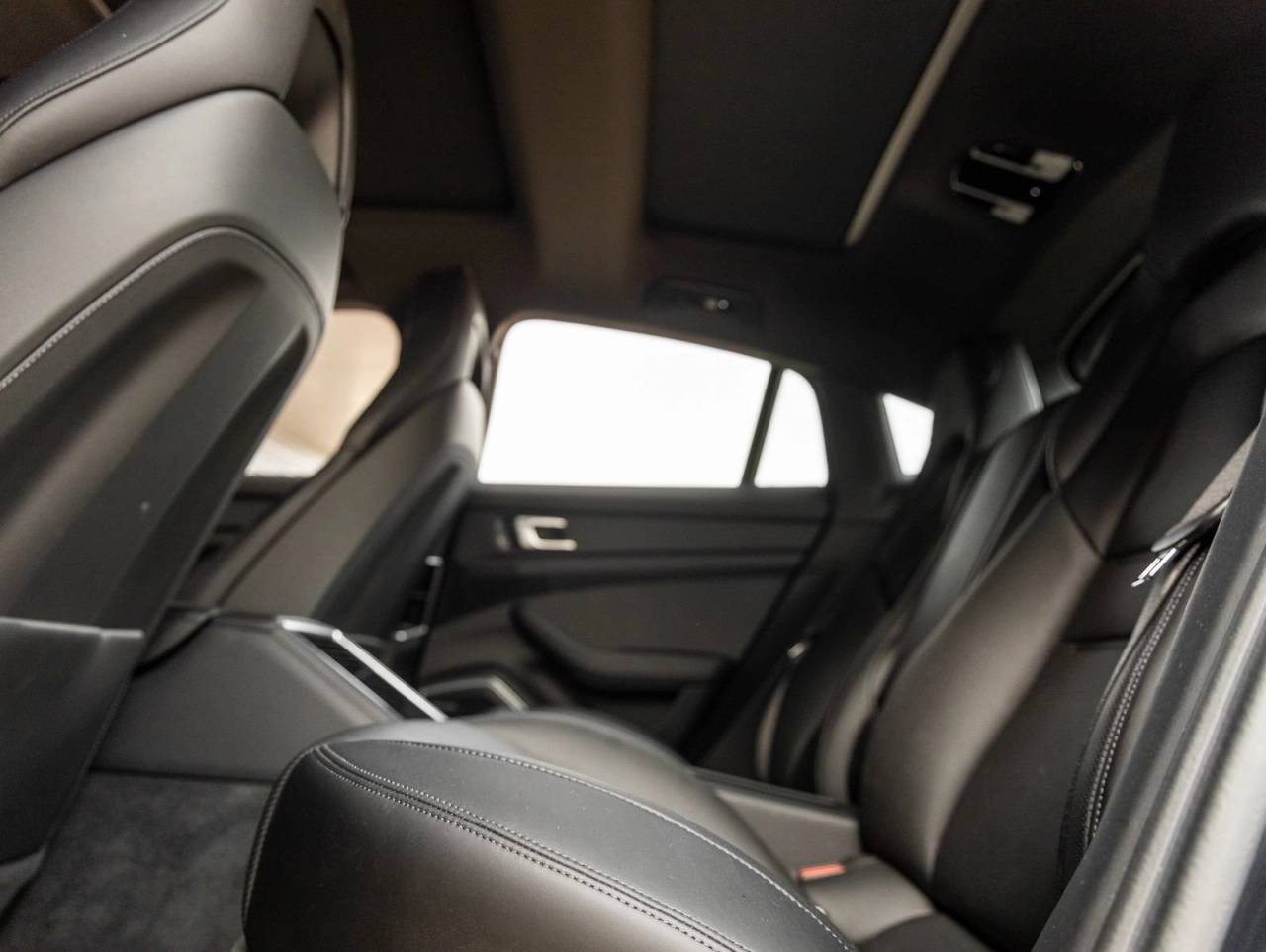 2023 Porsche Panamera Panamera 4 Platinum Edition (MY23)