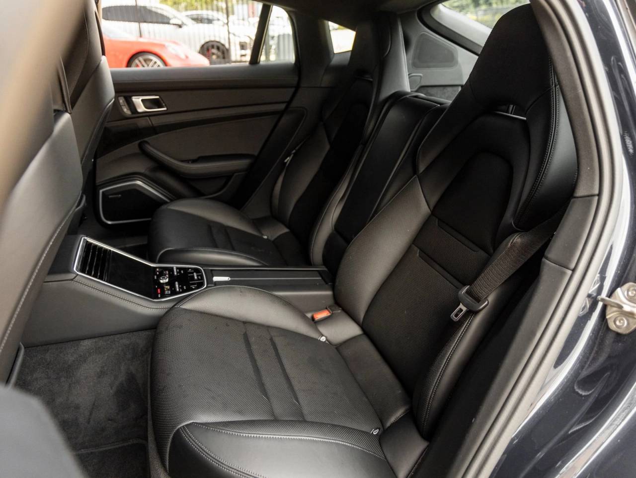 2023 Porsche Panamera Panamera 4 Platinum Edition (MY23)