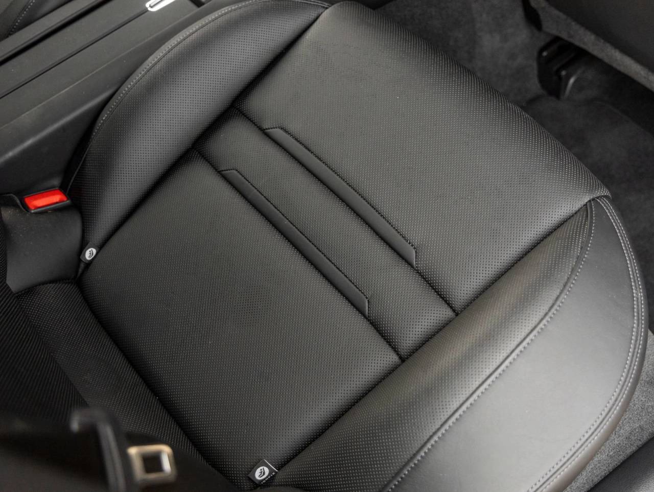 2023 Porsche Panamera Panamera 4 Platinum Edition (MY23)
