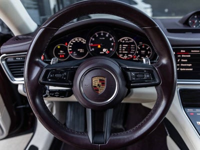 2022 Porsche Panamera 4