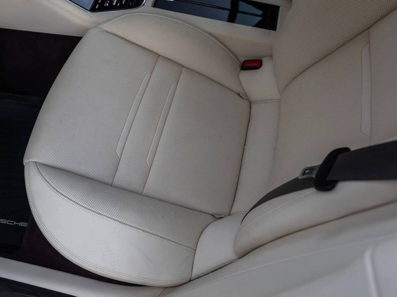 2022 Porsche Panamera 4