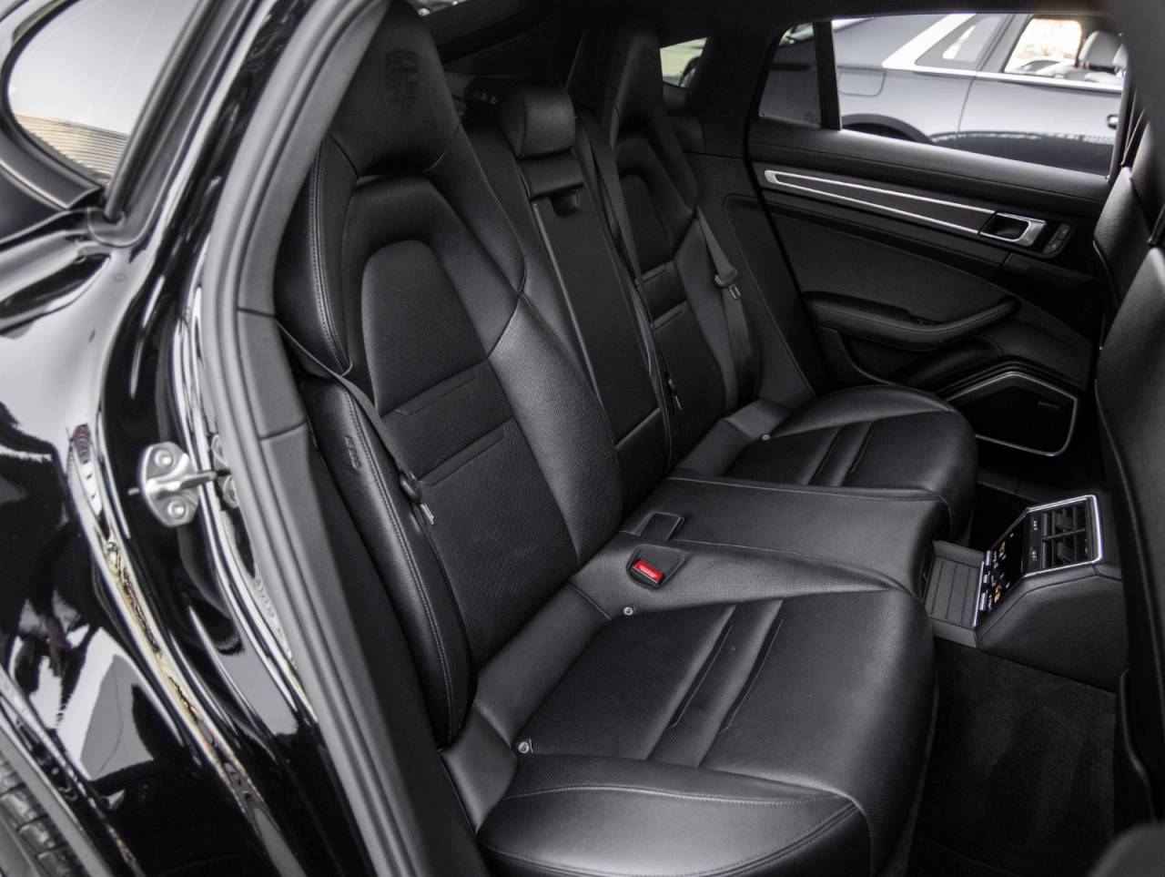 2023 Porsche Panamera Panamera 4 Platinum Edition