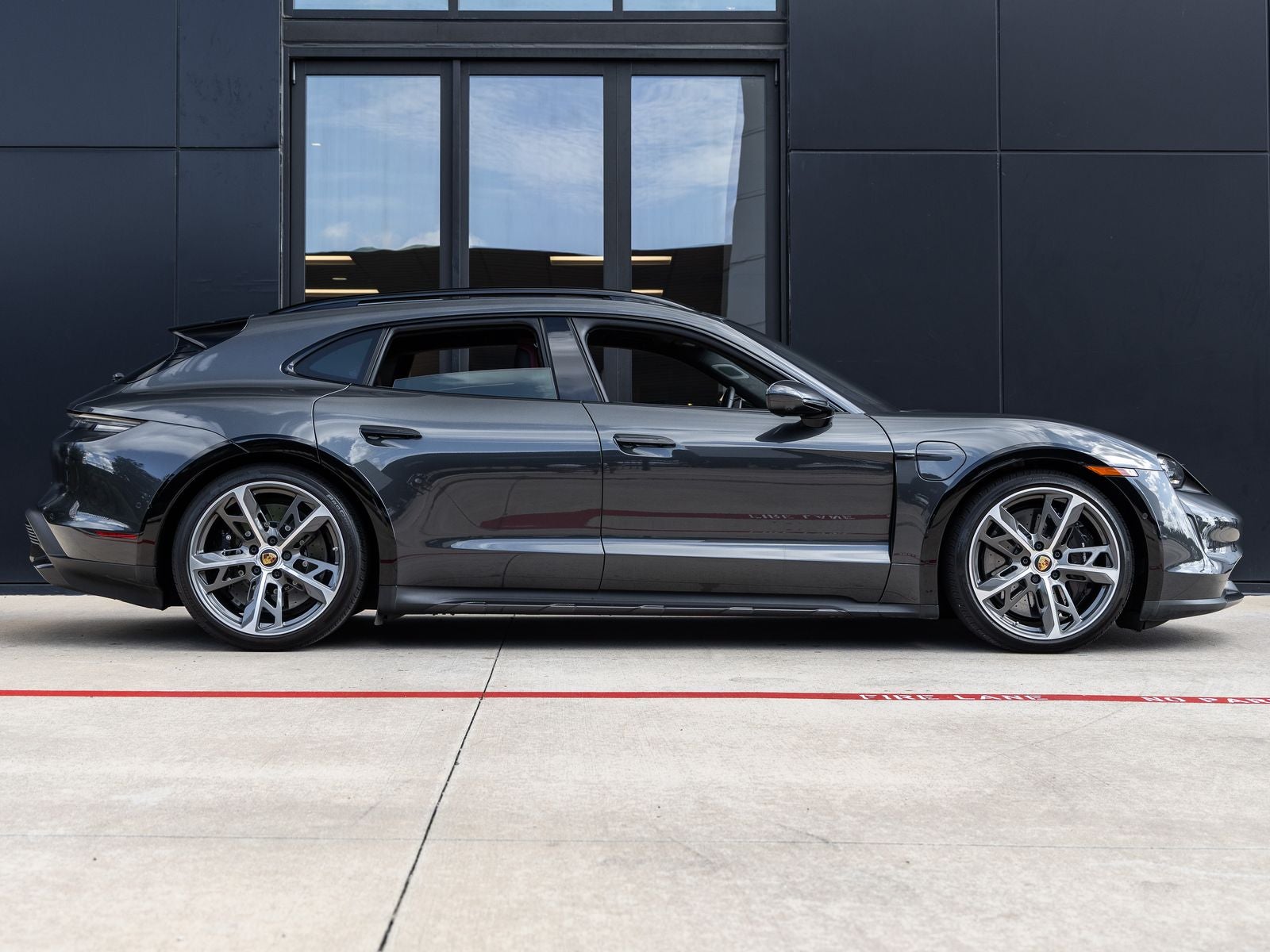 2023 Porsche Taycan Taycan Turbo S Cross Turismo