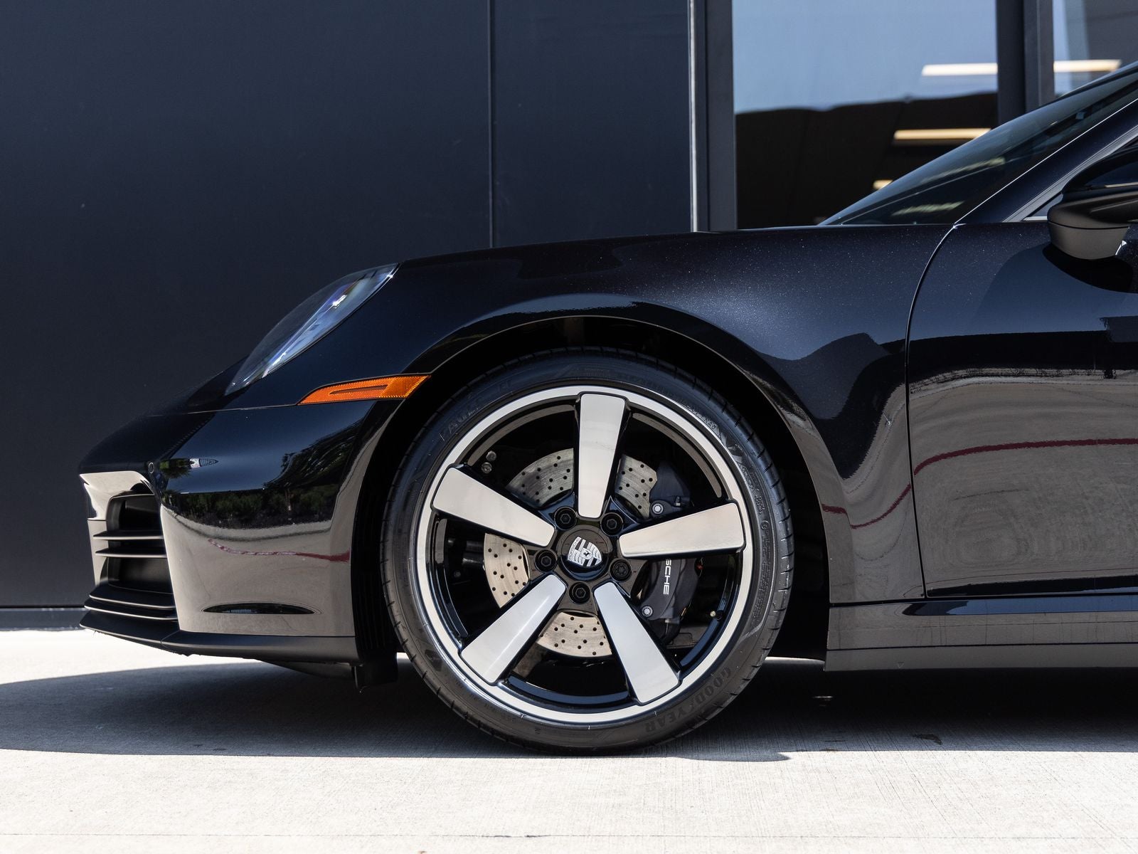 2025 Porsche 911 Carrera Cabriolet