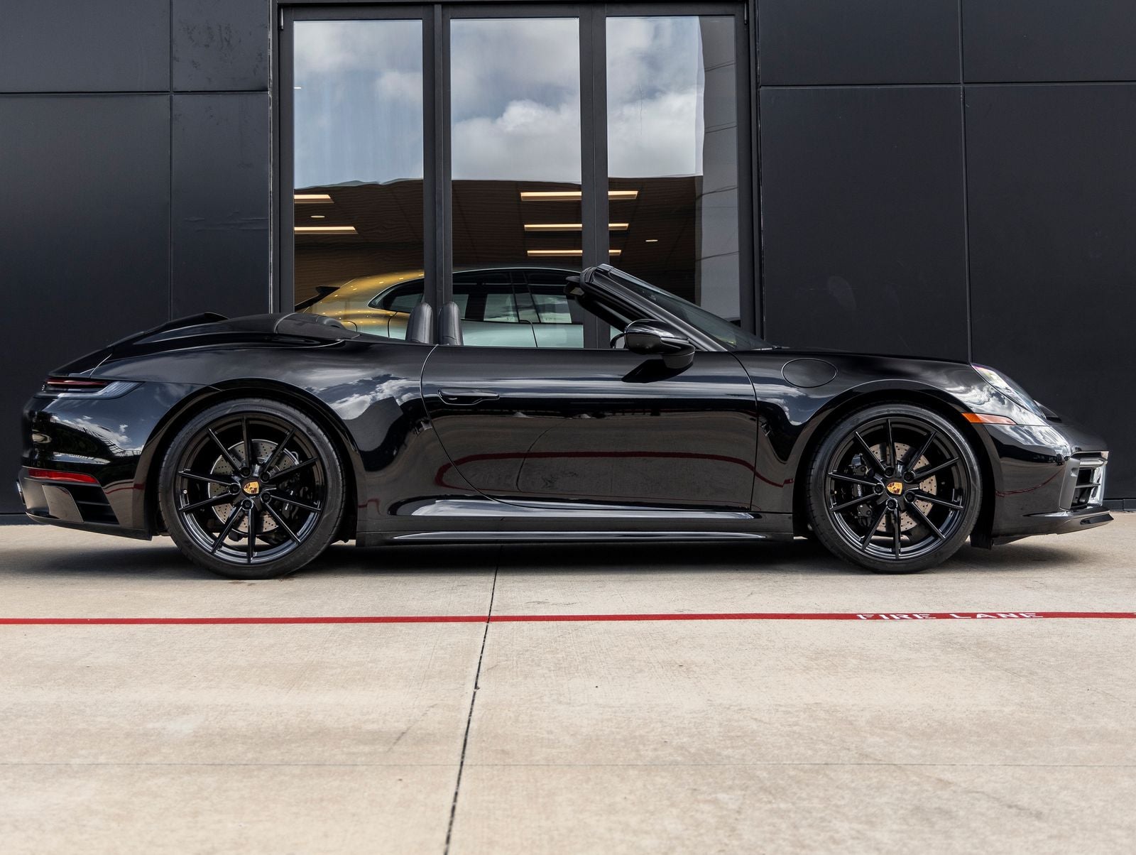 2020 Porsche 911 Carrera 4S Cabriolet
