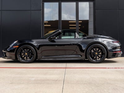 2020 Porsche 911 Carrera 4S Cabriolet