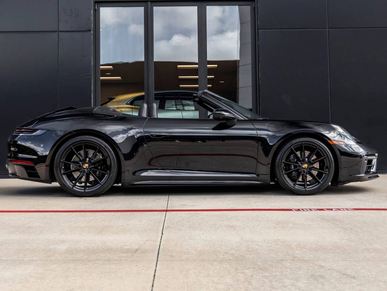 2020 Porsche 911 Carrera 4S Cabriolet