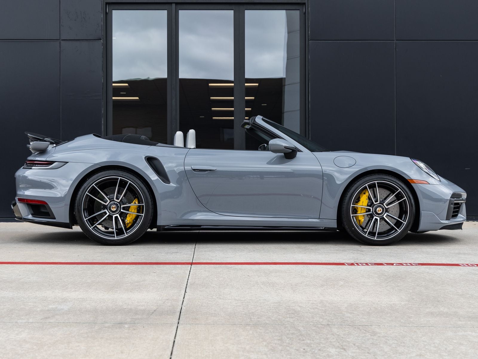 2023 Porsche 911 911 Turbo S Cabriolet (MY23)