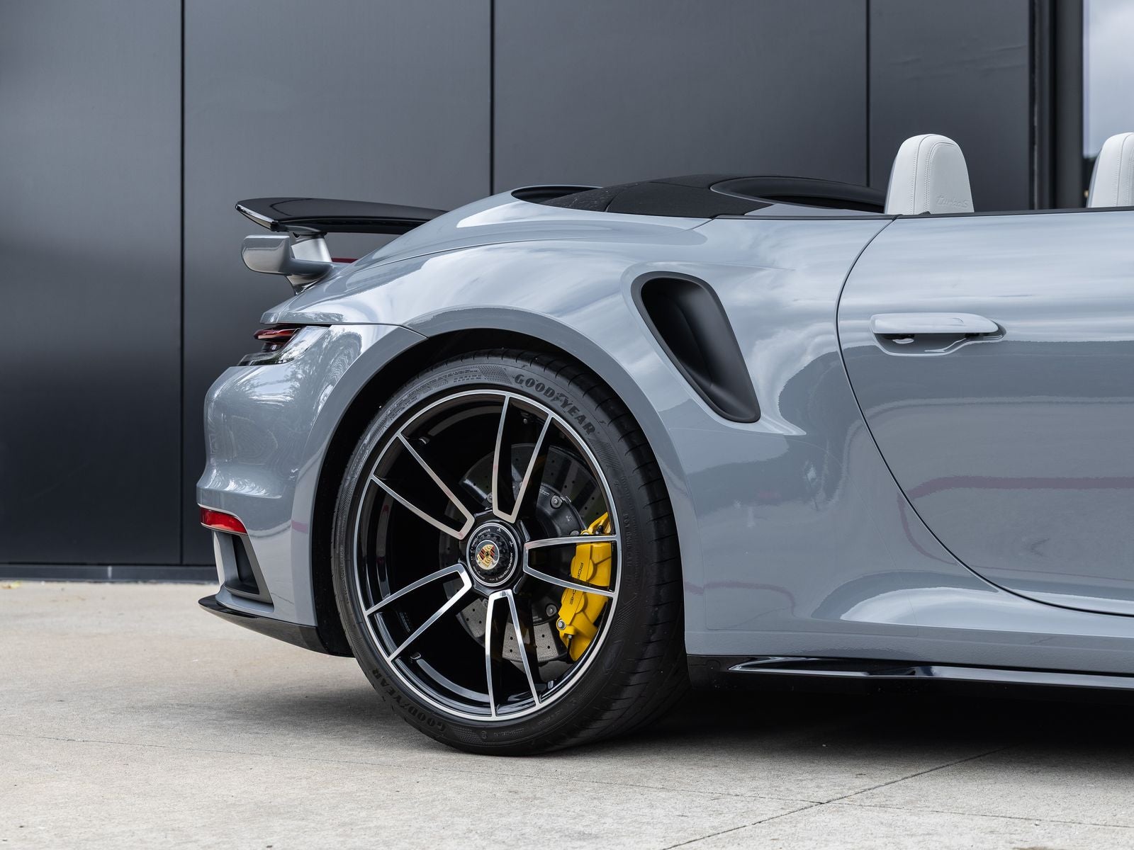 2023 Porsche 911 911 Turbo S Cabriolet (MY23)