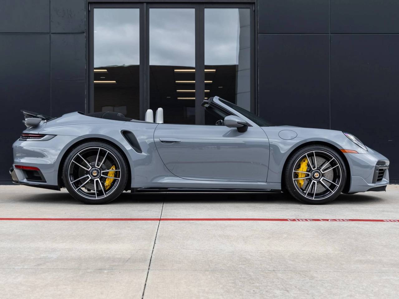2023 Porsche 911 911 Turbo S Cabriolet (MY23)