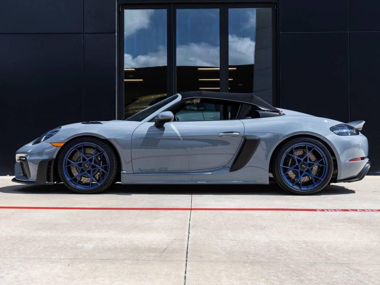 2025 Porsche 718 Spyder RS