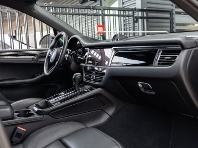 2023 Porsche Macan T
