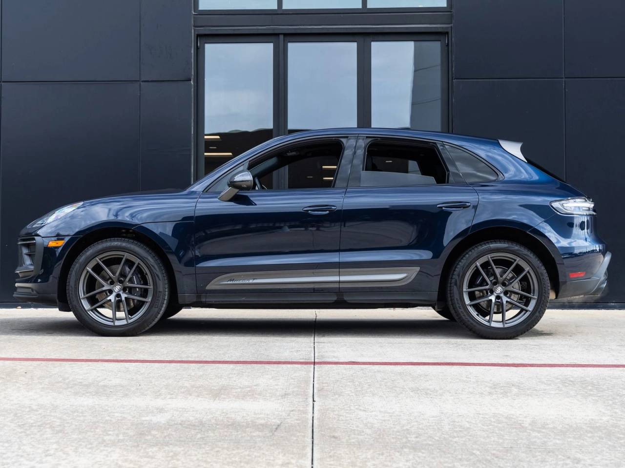 2023 Porsche Macan T