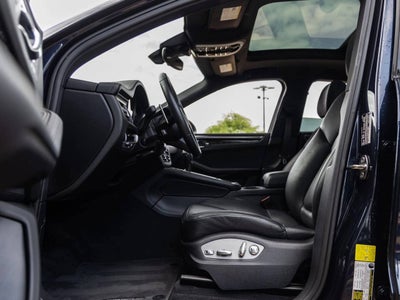 2023 Porsche Macan T