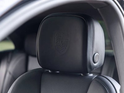 2023 Porsche Macan T