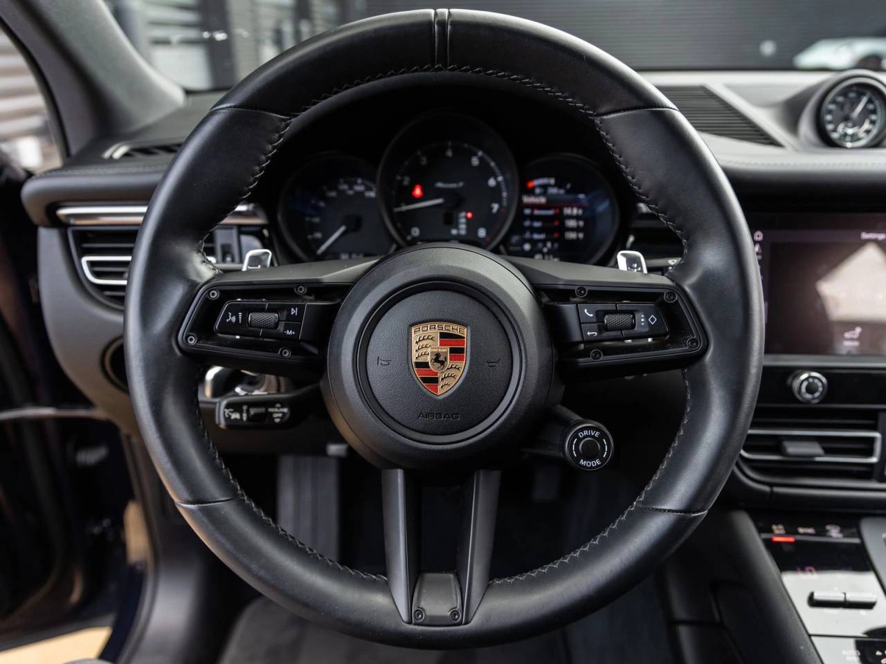 2023 Porsche Macan T