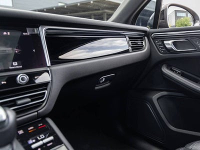 2023 Porsche Macan T