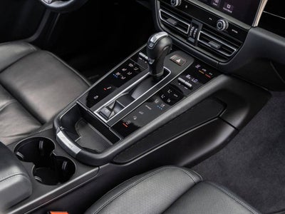 2023 Porsche Macan T