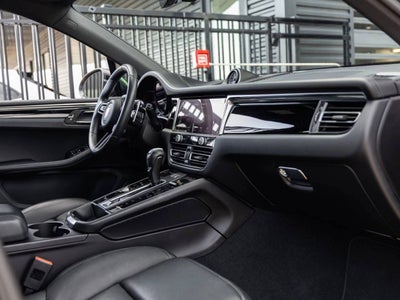 2023 Porsche Macan T