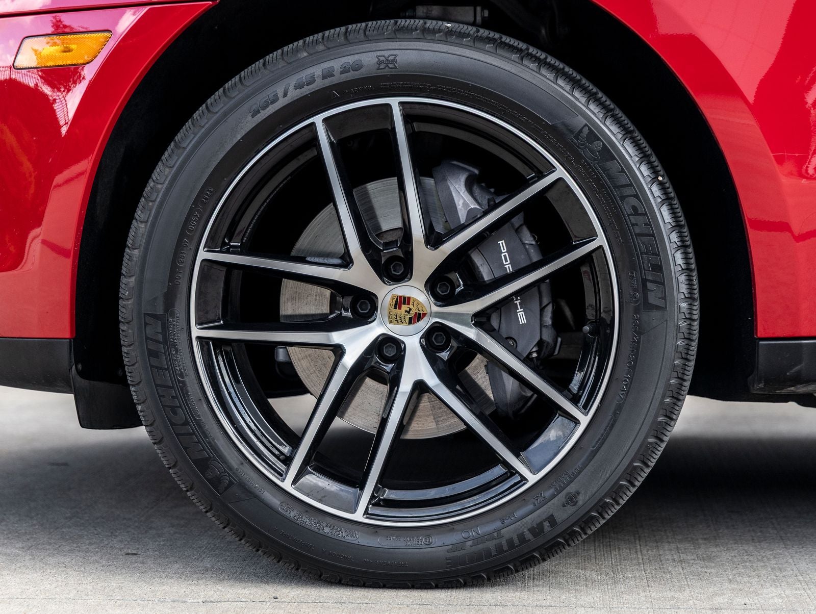 2024 Porsche Macan AWD