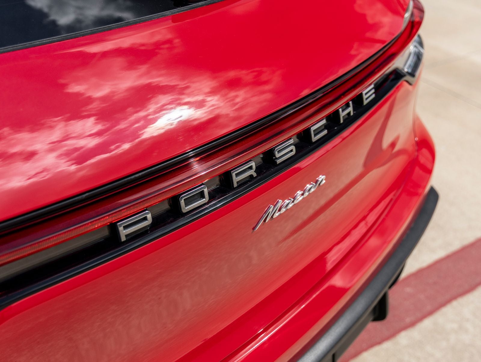 2024 Porsche Macan AWD