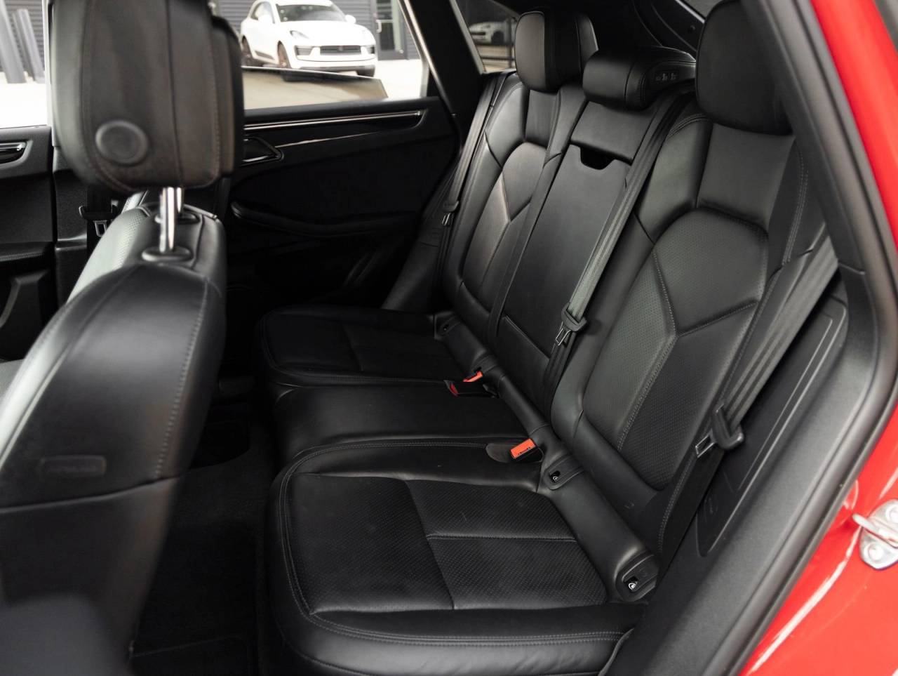 2024 Porsche Macan AWD