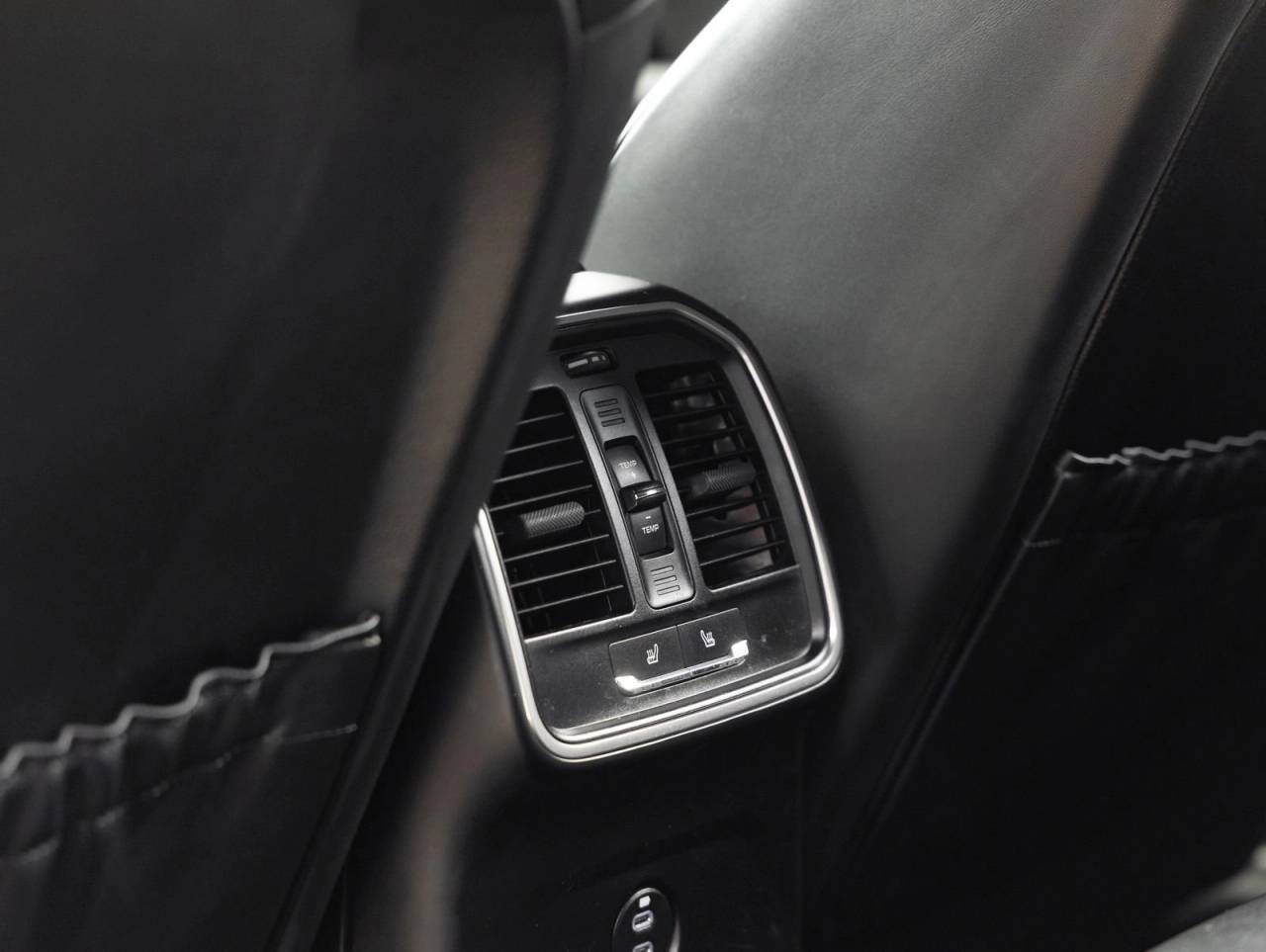 2024 Porsche Macan AWD