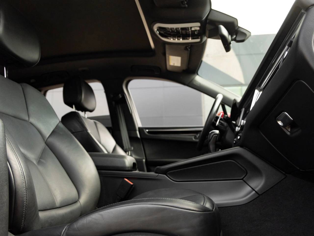 2024 Porsche Macan AWD