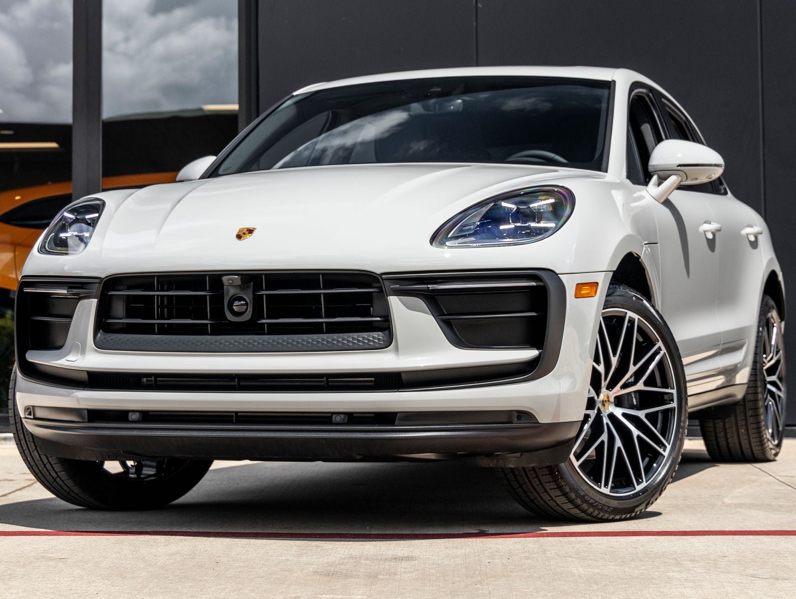 2026 Porsche Macan Base