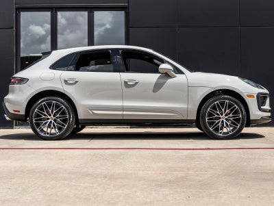 2026 Porsche Macan Base