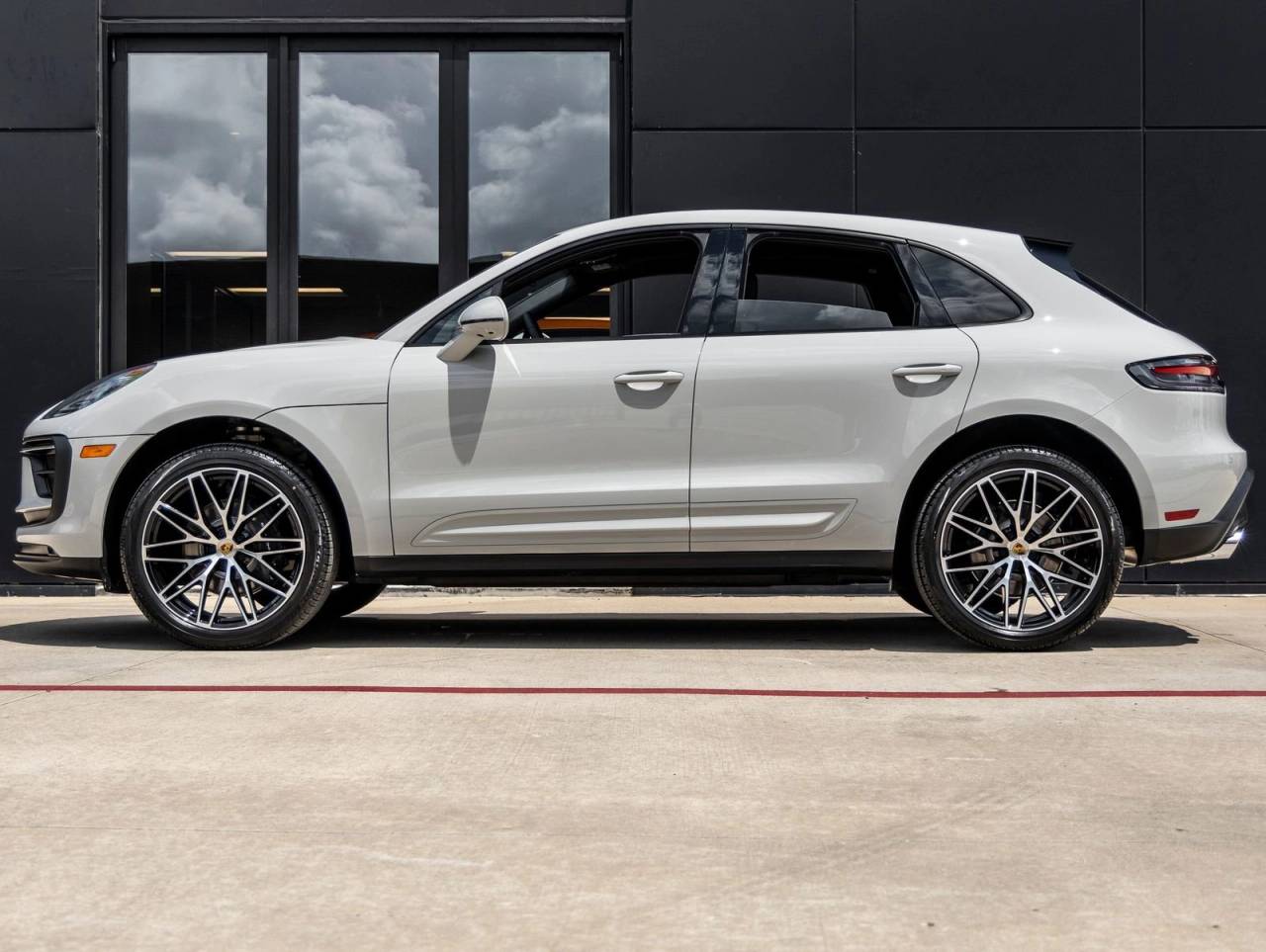 2026 Porsche Macan AWD